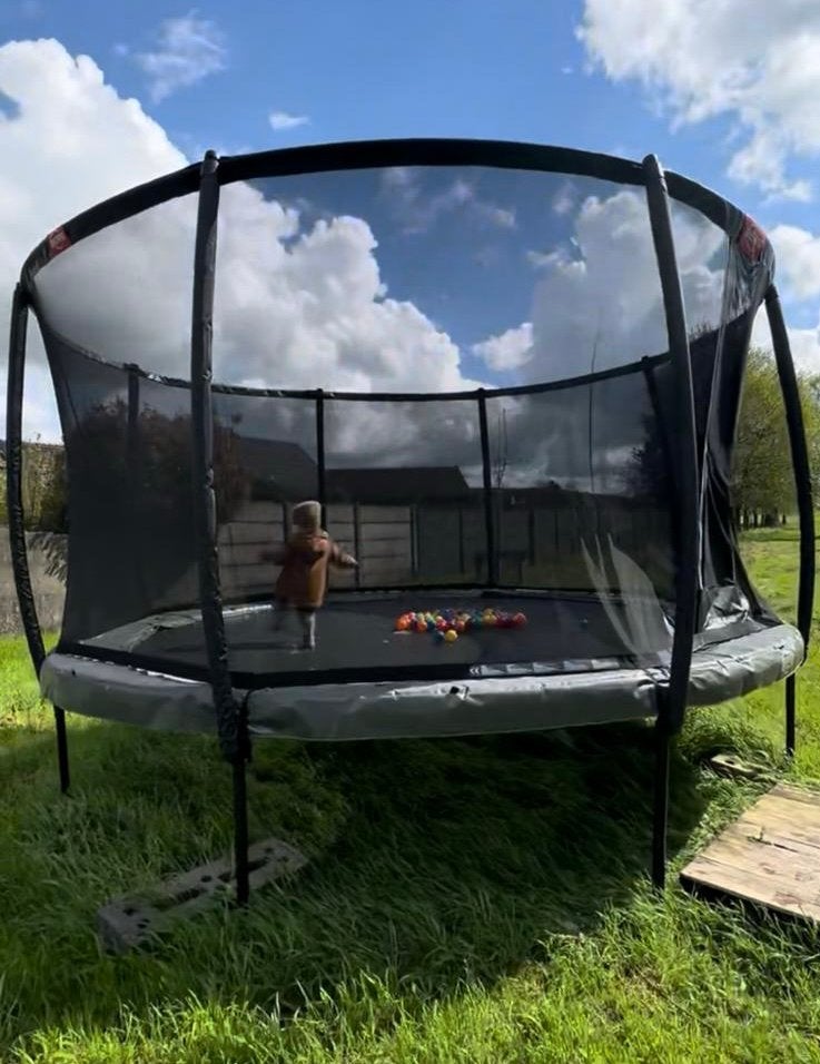 Trampoline berg veiligheidsnet 430 delux, Ophalen, Zo goed als nieuw