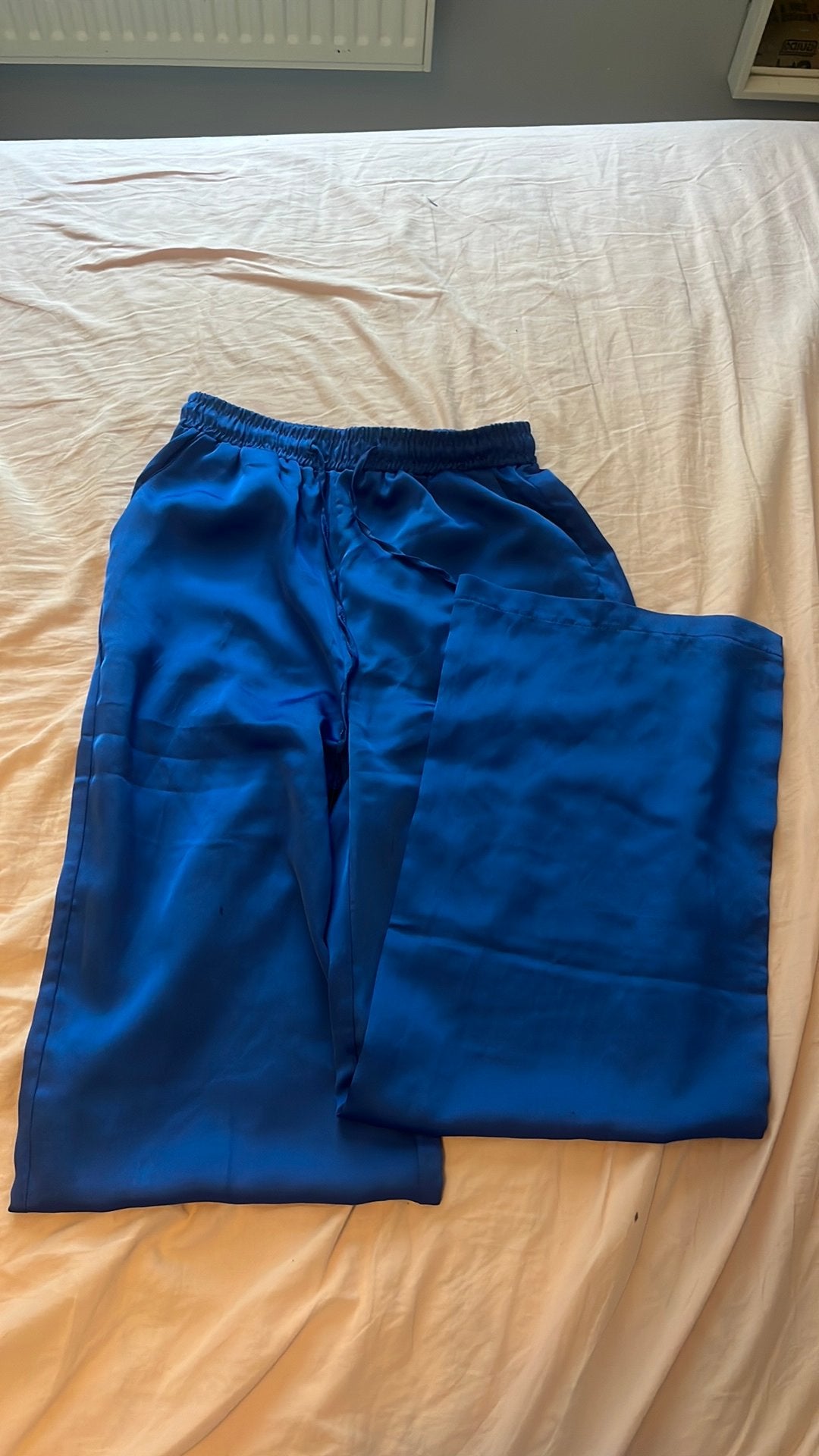 pantalon fluide satin bleu, Kleding | Dames, Blauw, Ophalen of Verzenden, Maat 36 (S), Lang