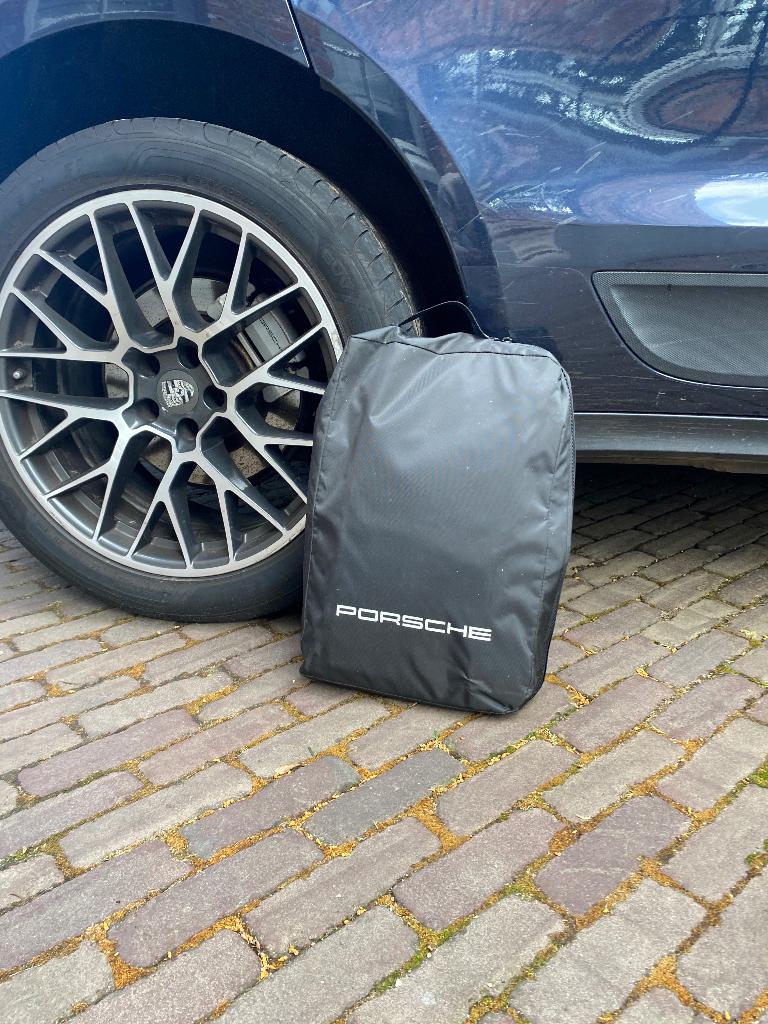 Porsche ski-tas, Ophalen