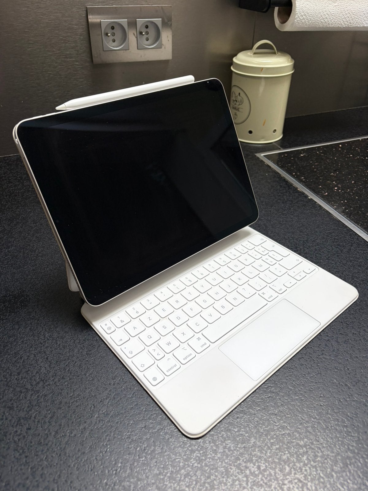 iPad Air 5 – M1 – 256 Go + Magic Keyboard + Apple Pencil 2, Informatique & Logiciels, 11 pouces, Apple iPad Air, Comme neuf, Enlèvement