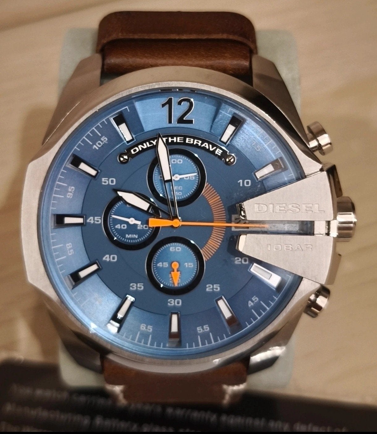 Montre DIESEL Mega Chief DZ4458, Bijoux, Sacs & Beauté, Enlèvement, Acier, Cuir