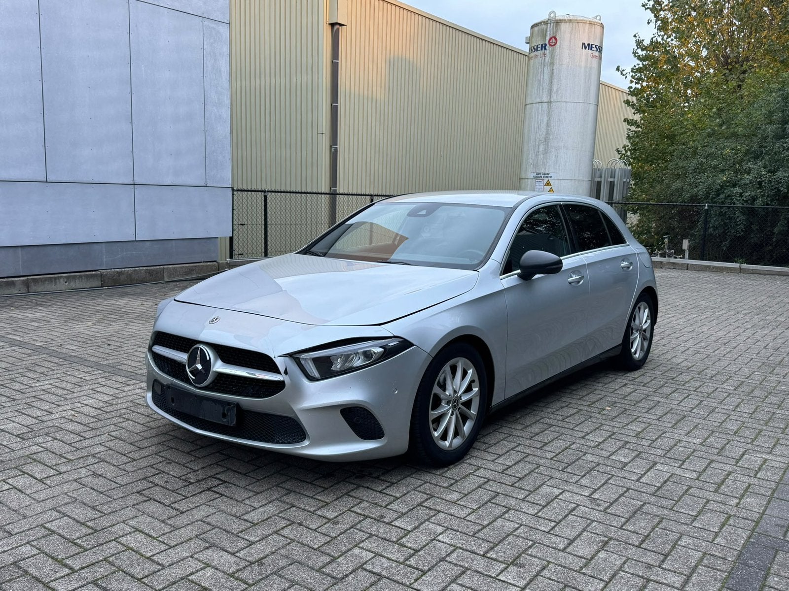 Mercedes A180d 2019 Automatique Marchand/Export, Autos, Cuir, Classe A, Achat, Euro 6