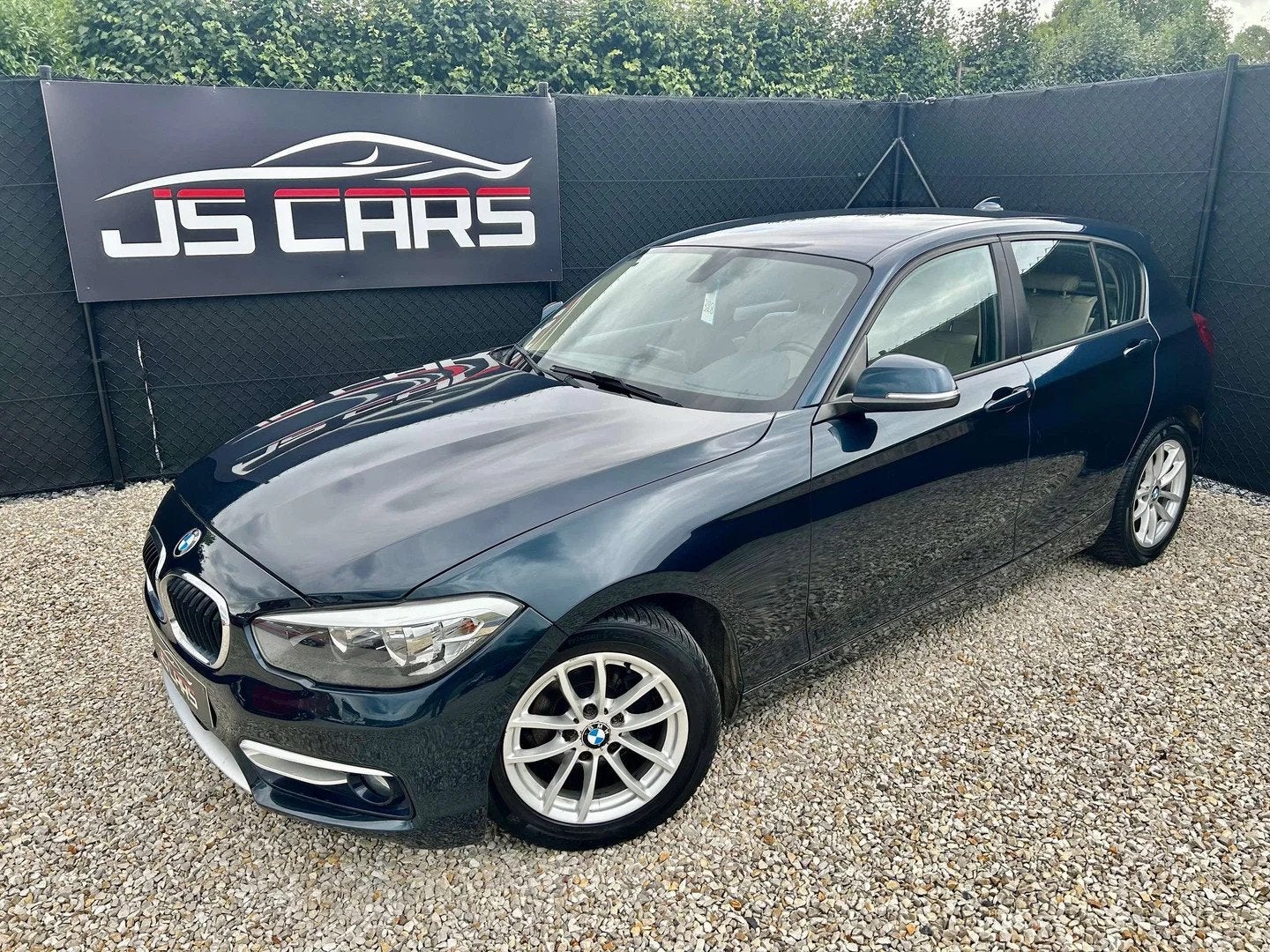 BMW 1 Serie 116 d*GPS*PDC*FRONT ASSIST*LED*SIEGES CHAUFFANTS, Autos, BMW, Cuir, Argent ou Gris, Achat, Entreprise