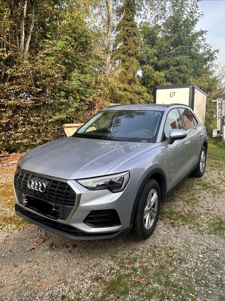 Audi Q3 45 TFSIe PHEV Attraction S tronic (180 kW / 245 pk), Autos, Argent ou Gris, Achat, Euro 6, Entretenue par le concessionnaire