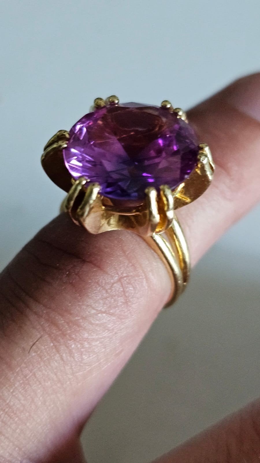 bague en or avec une pierre inconnue faire offre serieuse..!, Enlèvement ou Envoi, Or, Comme neuf, Or
