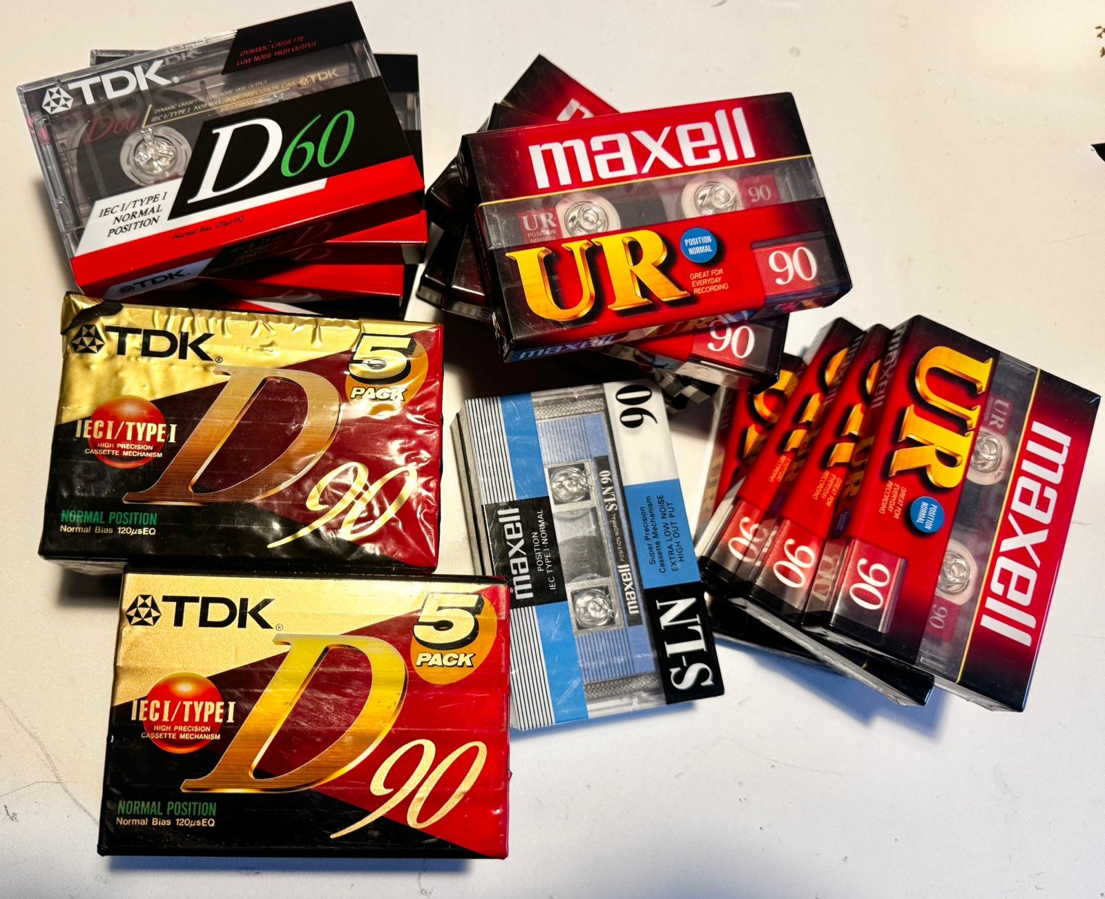 25 cassettes ( TDK en Maxell) geseald, Ophalen of Verzenden, Zo goed als nieuw