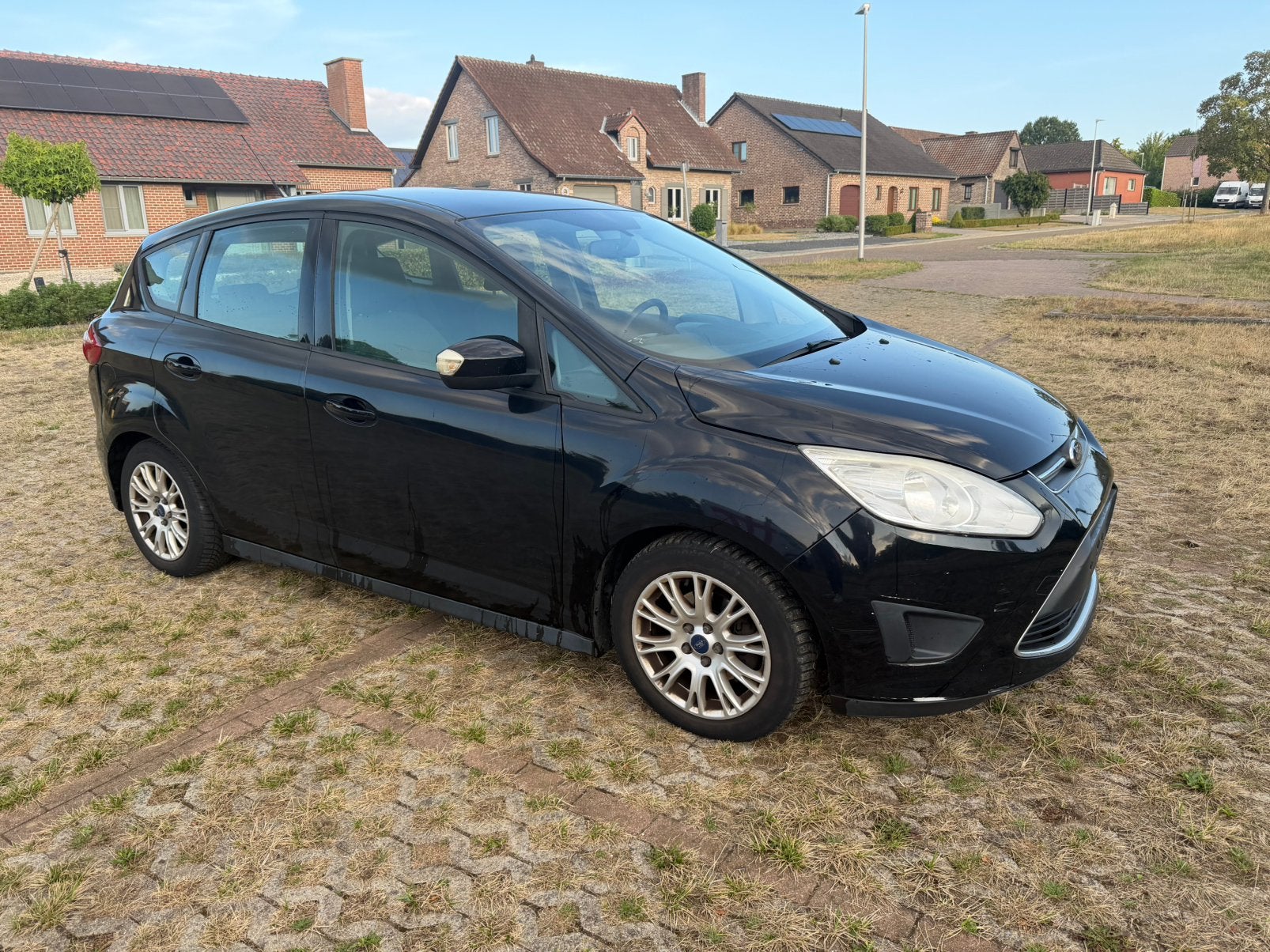 Ford C Max 1.6tdci 2012 euro5 170.000km met keuring airco, Auto's, Ford, Voorwielaandrijving, Zwart, Zwart, Bedrijf