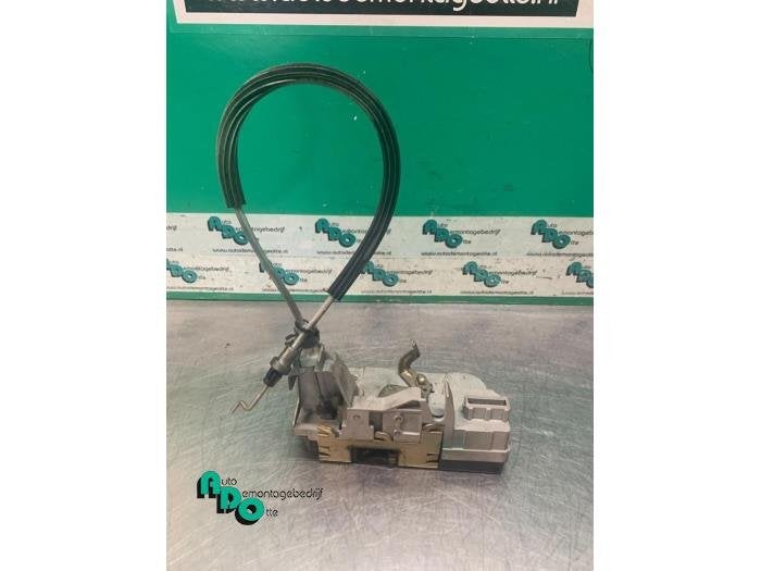Serrure portière mécanique 4portes arrière droite d'un Pe, Autos : Pièces & Accessoires, -, 3 mois de garantie, Utilisé, -