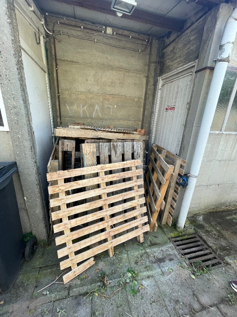 Les palettes/le bois peuvent être ramassés gratuitement, Moins de 200 cm, Enlèvement, Utilisé, Épicéa