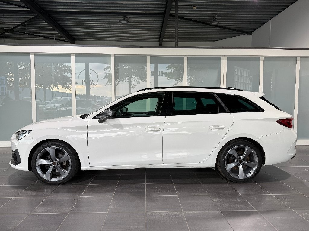 Cupra Leon 1.5 eTSI DSG / PDC / Carplay /, Auto's, https://public.car-pass.be/vhr/, 4 cilinders, Leon, Leder en Stof