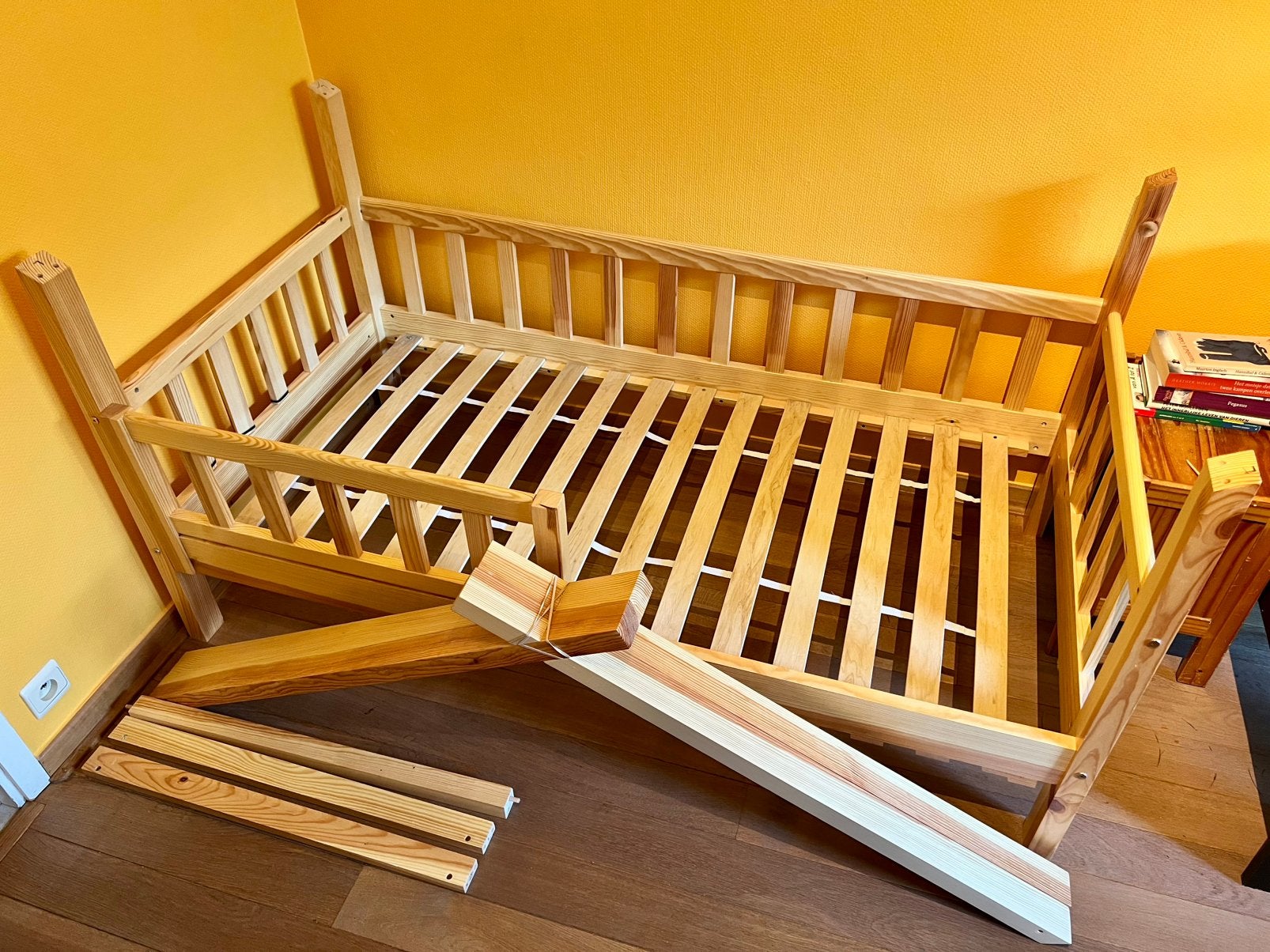 Peuterbed met matras, AeroSleep/sets beddengoed–Klusproject, 85 tot 100 cm, Zo goed als nieuw, 160 tot 180 cm, Ophalen
