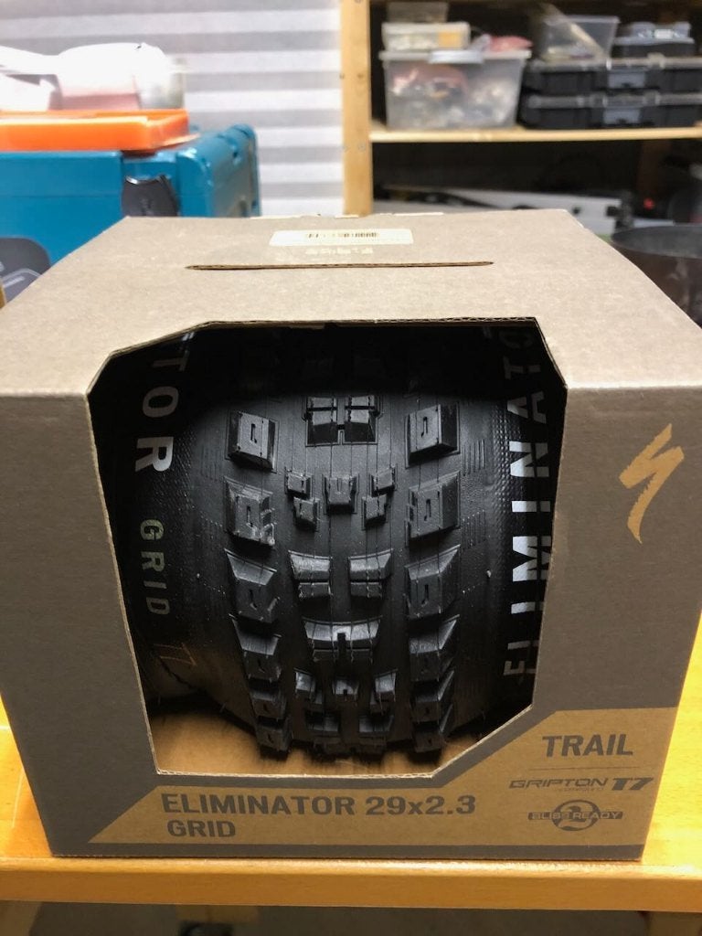 Pneu VTT neuf Specialized Eliminator 29 x 2.3, Fietsen en Brommers, Ophalen of Verzenden, Nieuw, Band, Specialized