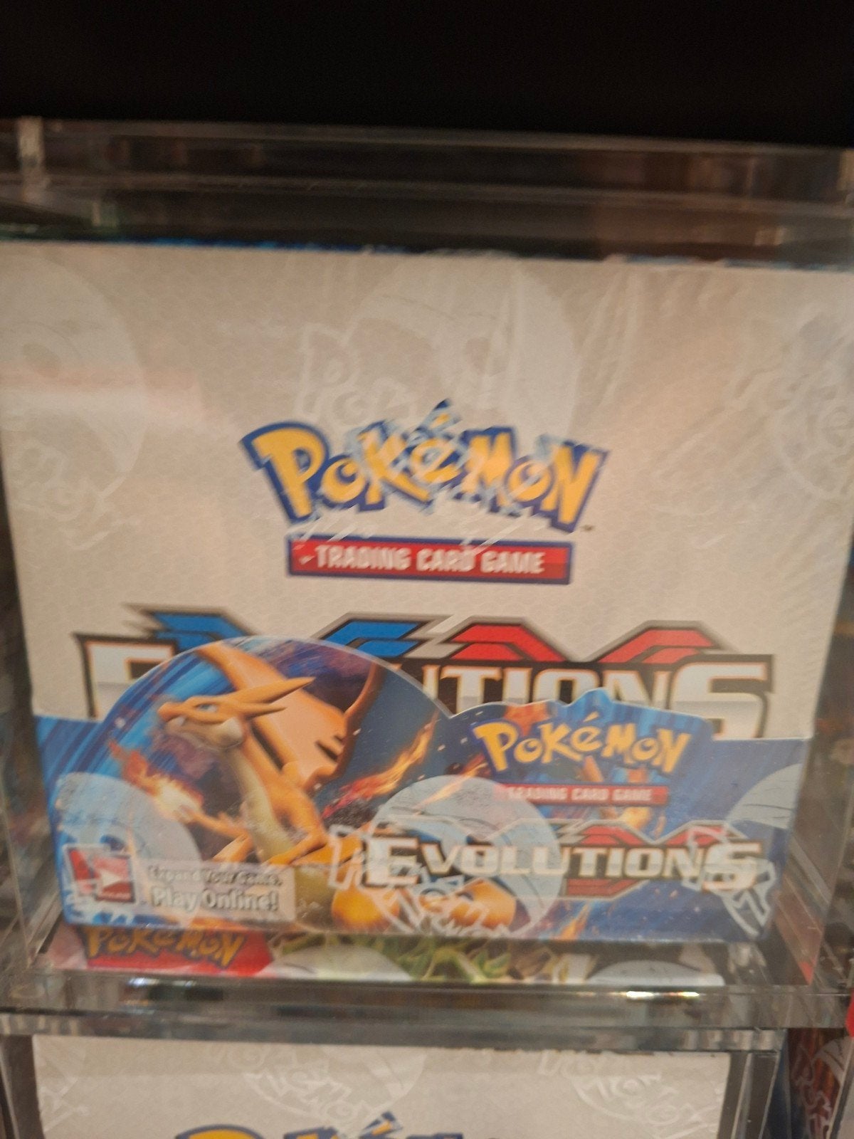 Evolutions booster box sealed! pokemon., Hobby en Vrije tijd, Ophalen of Verzenden, Nieuw, Boosterbox, Foil