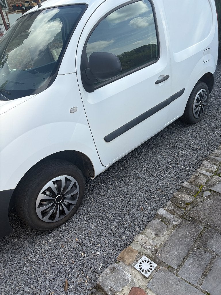 Renault Kangoo compact Gekeurd!, Auto's, Voorwielaandrijving, Euro 5, Stof, 4 cilinders