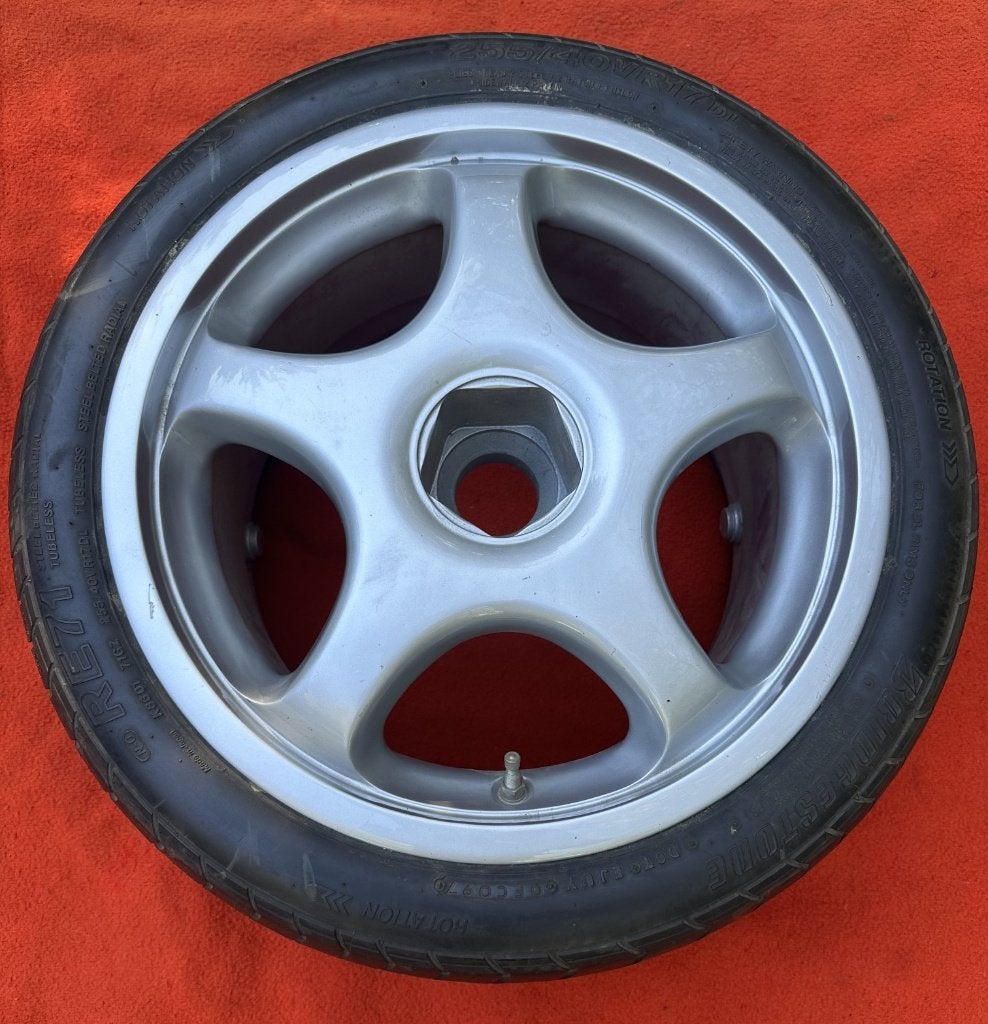 Jante arrière originale en de 17 pouces pour Porsche 959, Enlèvement ou Envoi, Véhicule de tourisme, 17 pouces, Utilisé