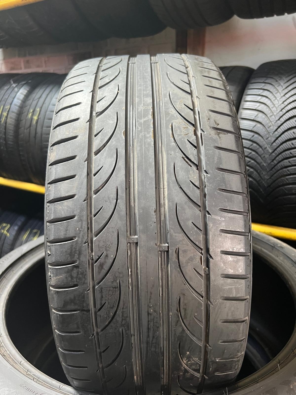 235/40/18 hankook avec montage et équilibrage, Enlèvement