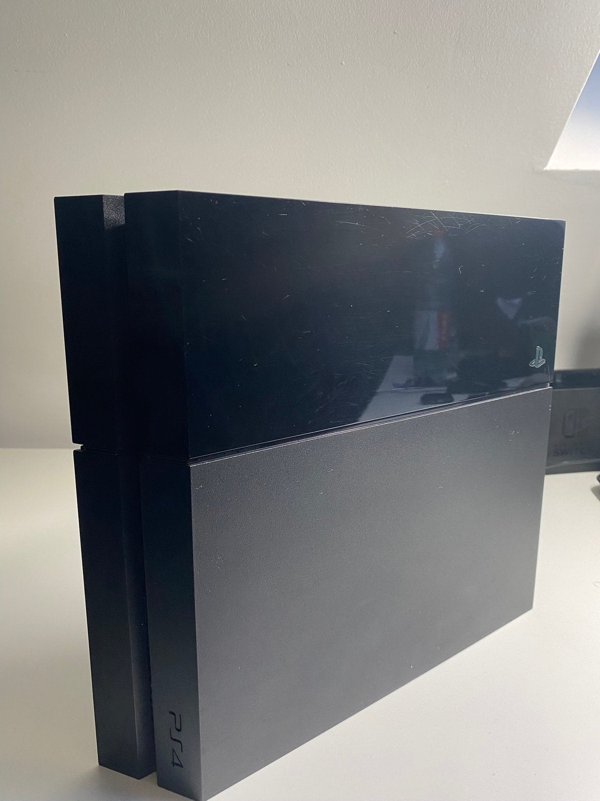 PlayStation 4, Consoles de jeu & Jeux vidéo, Consoles de jeu | Sony PlayStation 4, Comme neuf, Original, 1 TB, Avec 2 manettes