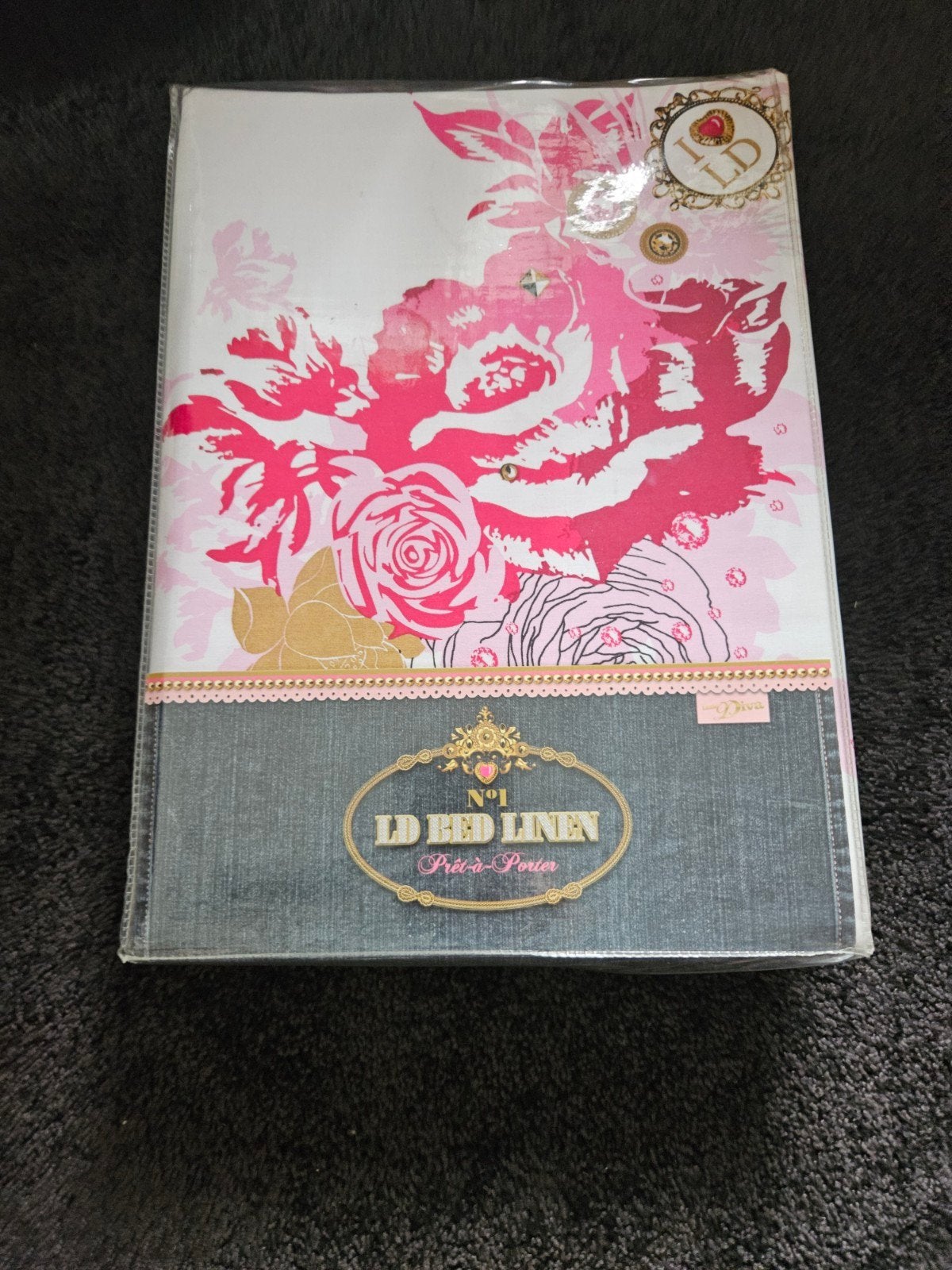 LD Bed Linen Haute, Verzenden