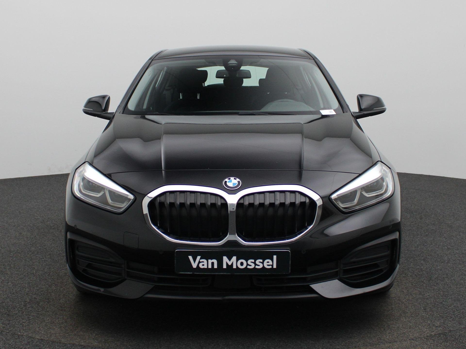 BMW 1 Serie Hatch 116iA (80 kW) (automatique), Autos, Achat, Volant multifonction, Entreprise, 1415 kg