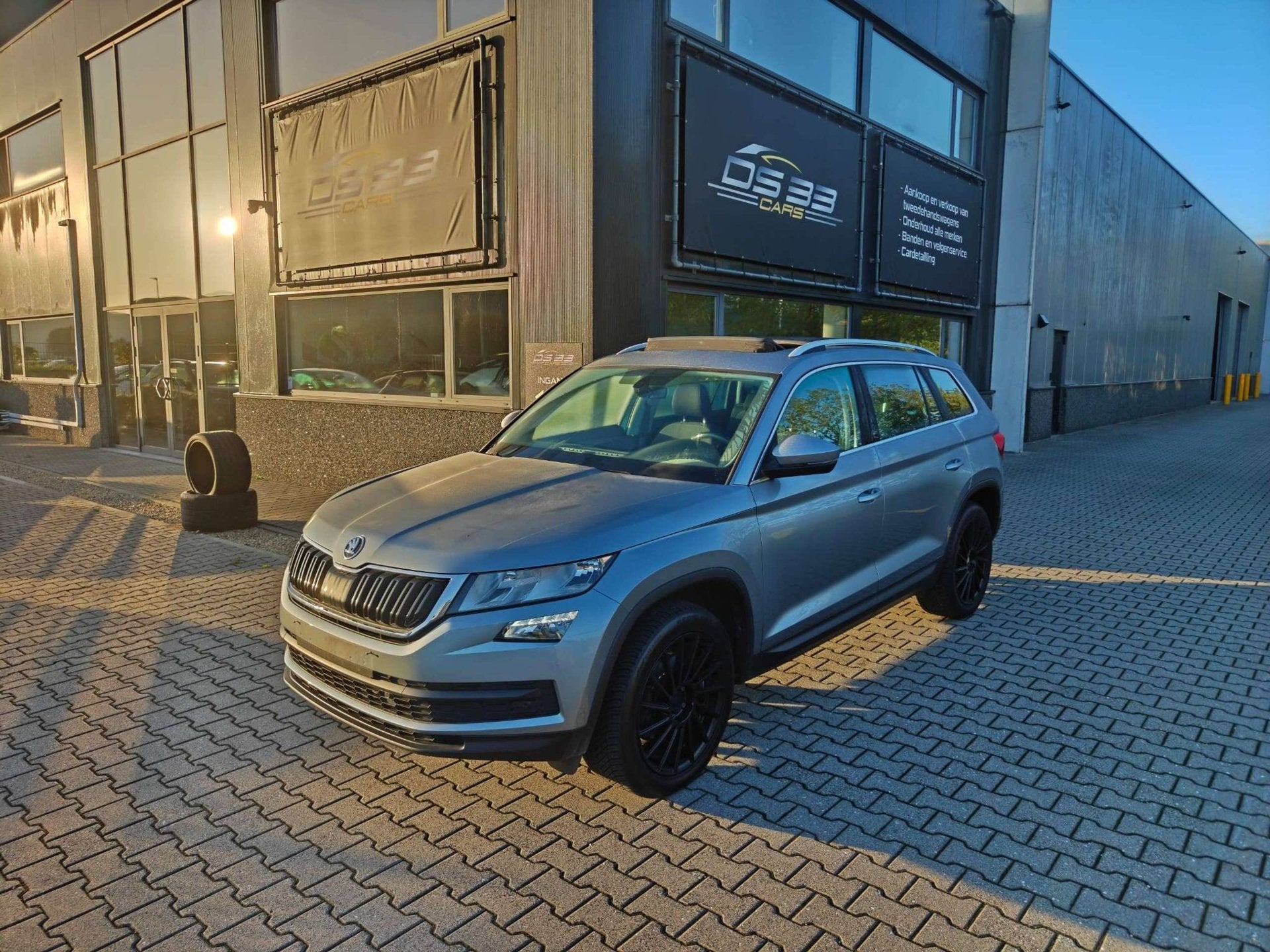 Skoda Kodiaq 1.5 TSI 7-zit/Pano/19 inch/CAM/Zetelverwarming/, Autos, Argent ou Gris, Achat, Entreprise, Noir