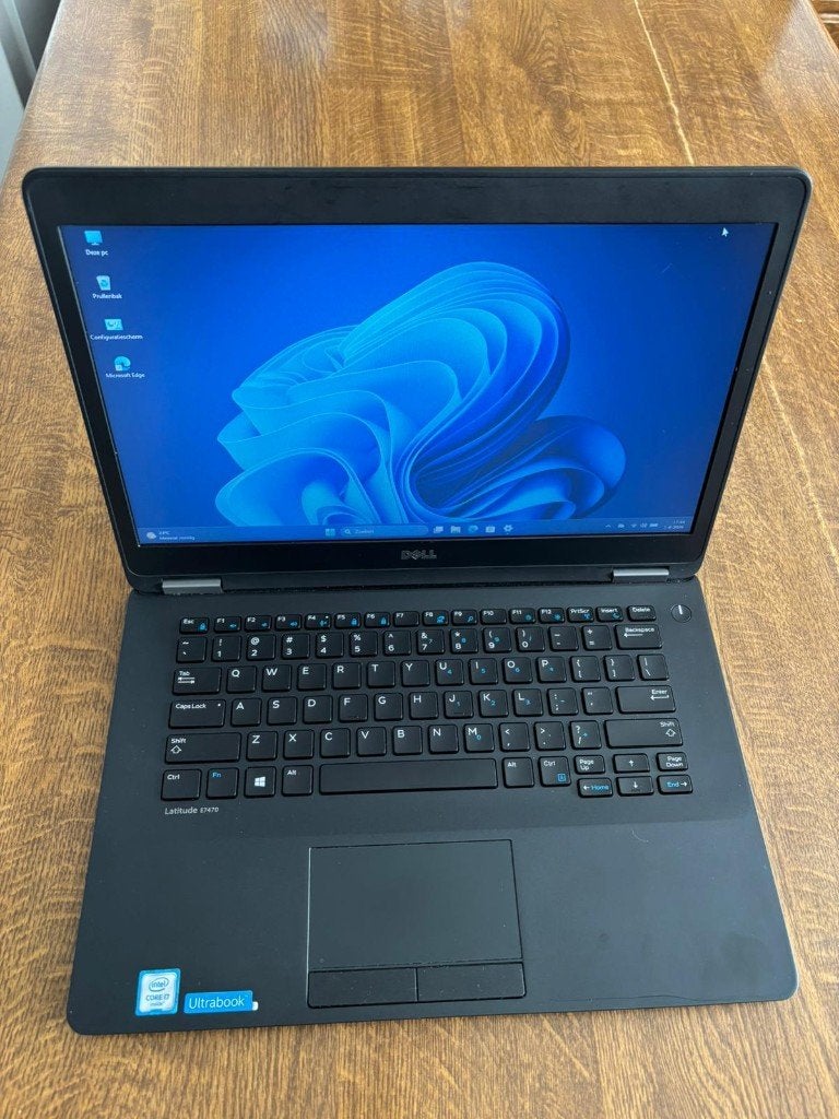 Dell Ultrabook intel core i7 8 gb Ram 238gb SSD Windows 11, Computers en Software, Ophalen, 256 GB, 2 tot 3 Ghz, Intel Core i7-1065G7