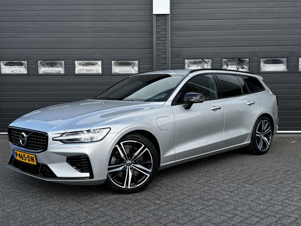 Volvo V60 2.0 T6 Recharge 340PK AWD R-Design | Camera | Memo, Automaat, Zwart, 18 g/km, Break