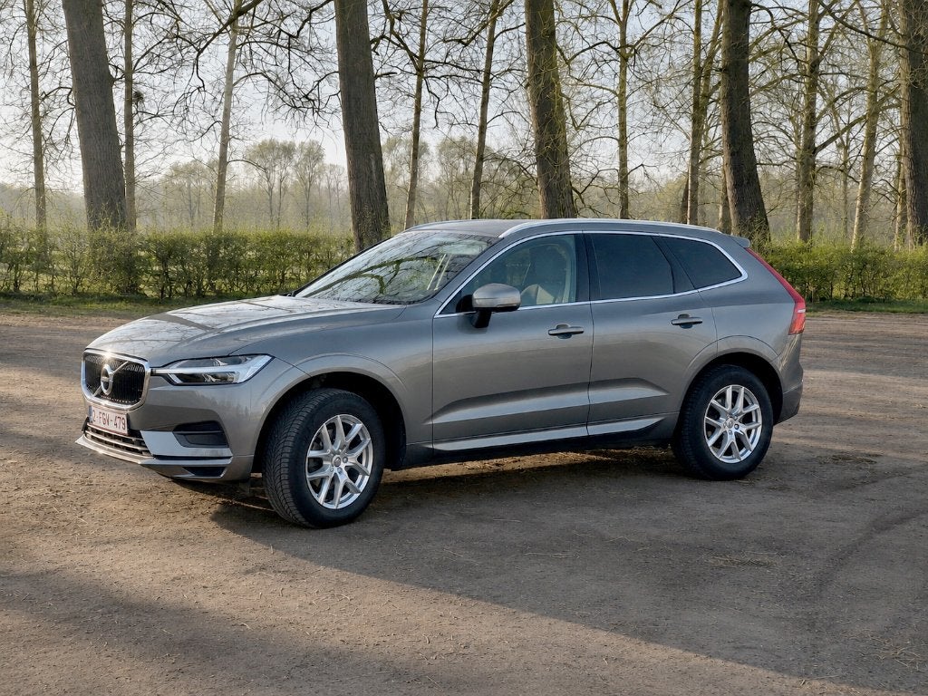 Volvo XC60 Momentum Pro D3, Auto's, Volvo, Voorwielaandrijving, 1969 cc, https://public.car-pass.be/verify/7409-5291-1291, Leder