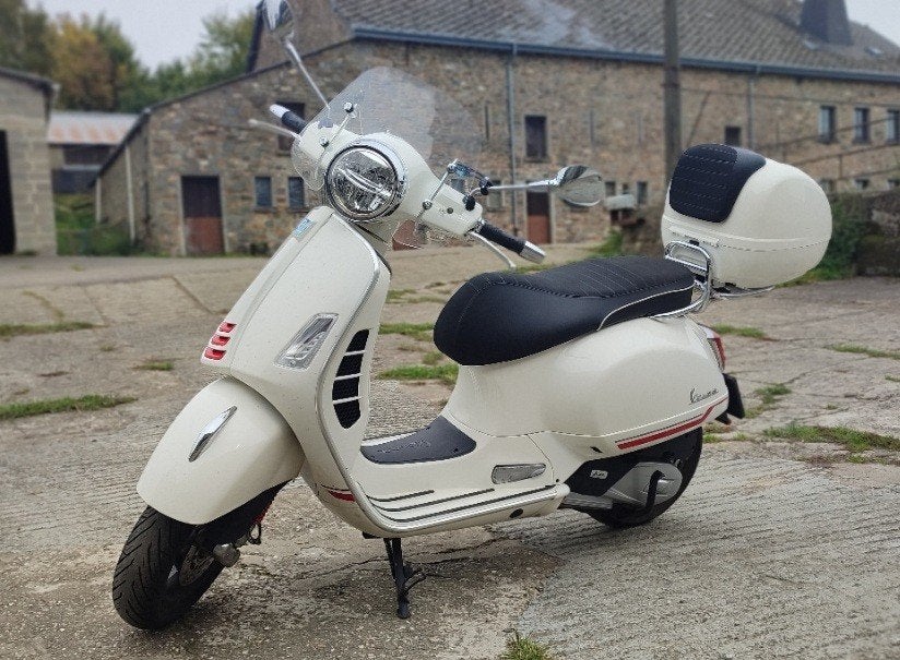 Vespa GTAS 125 TopCase PareBrise + antivol + couvre jambes, Occasion, Particulier, 125 cc, 11 kW of minder