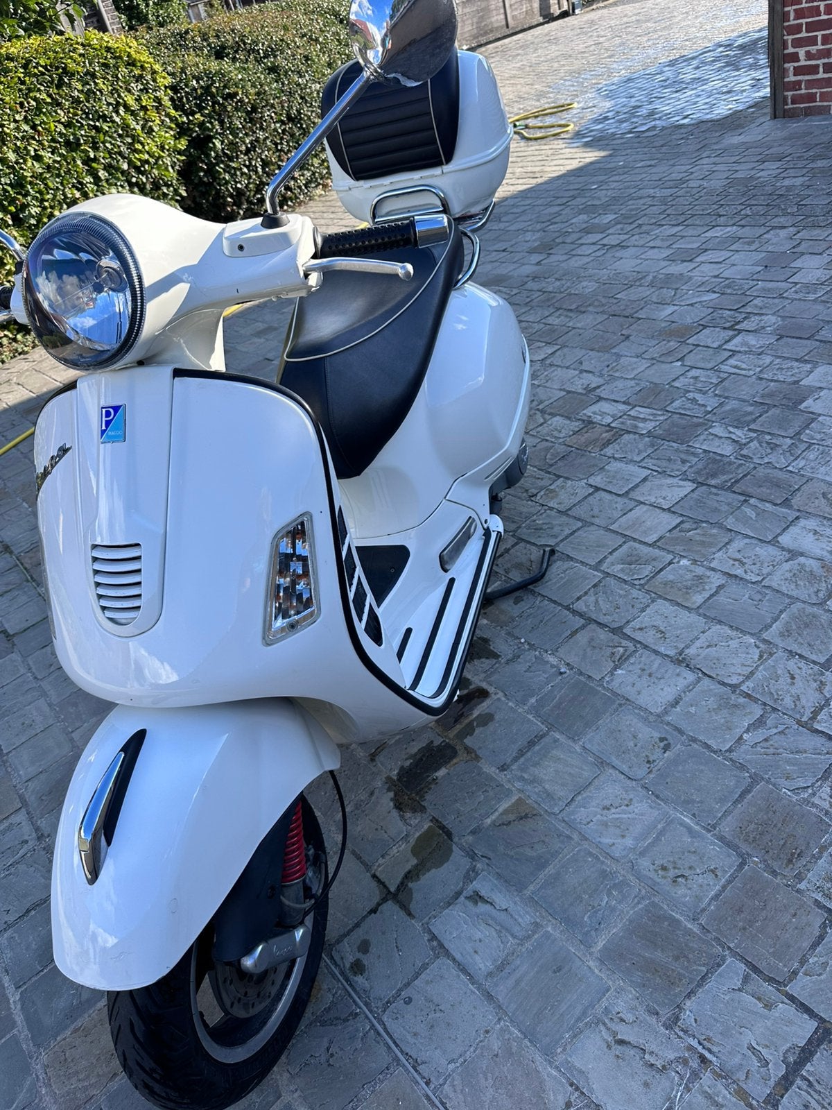 Vespa 300, Motoren, Particulier