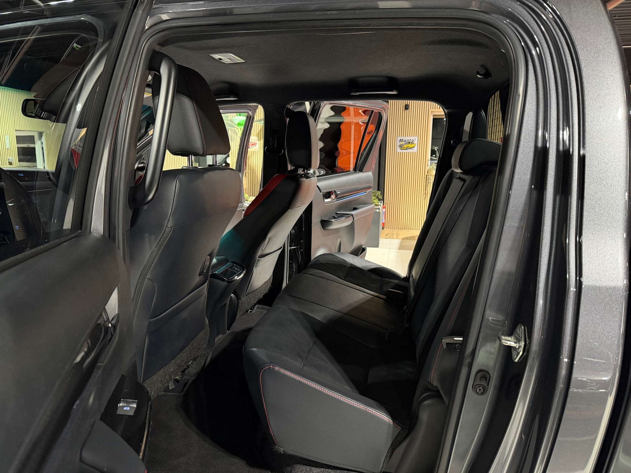 Toyota Hilux 2.8 D-4D 4WD GR SPORT 204cv Bt Automatique DRCC, Cuir, Argent ou Gris, Achat, Entreprise