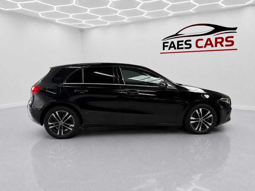 Mercedes A 250 e PHEV hybride Business Line, Auto's, Dealer onderhouden, Leder en Stof, Zwart, 120 kW
