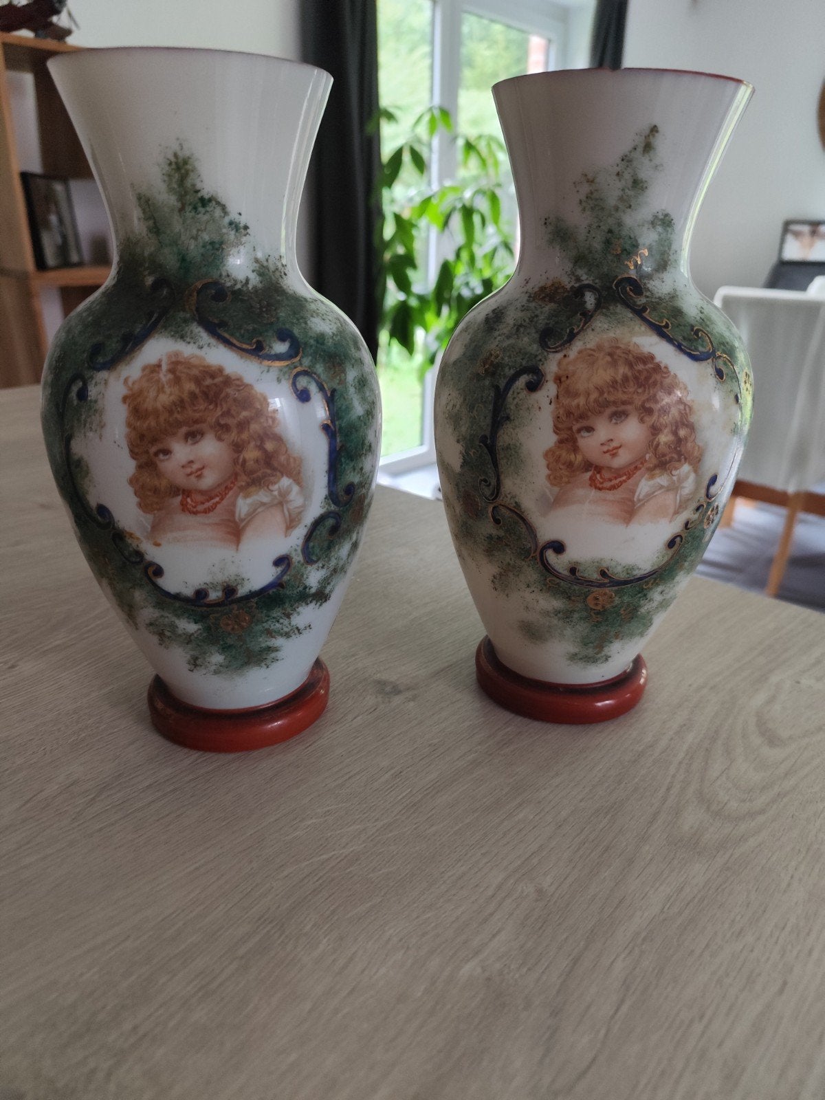 Paire de vases anciens en opaline émaillée - Fin XIXe, Antiquités & Art, Enlèvement ou Envoi