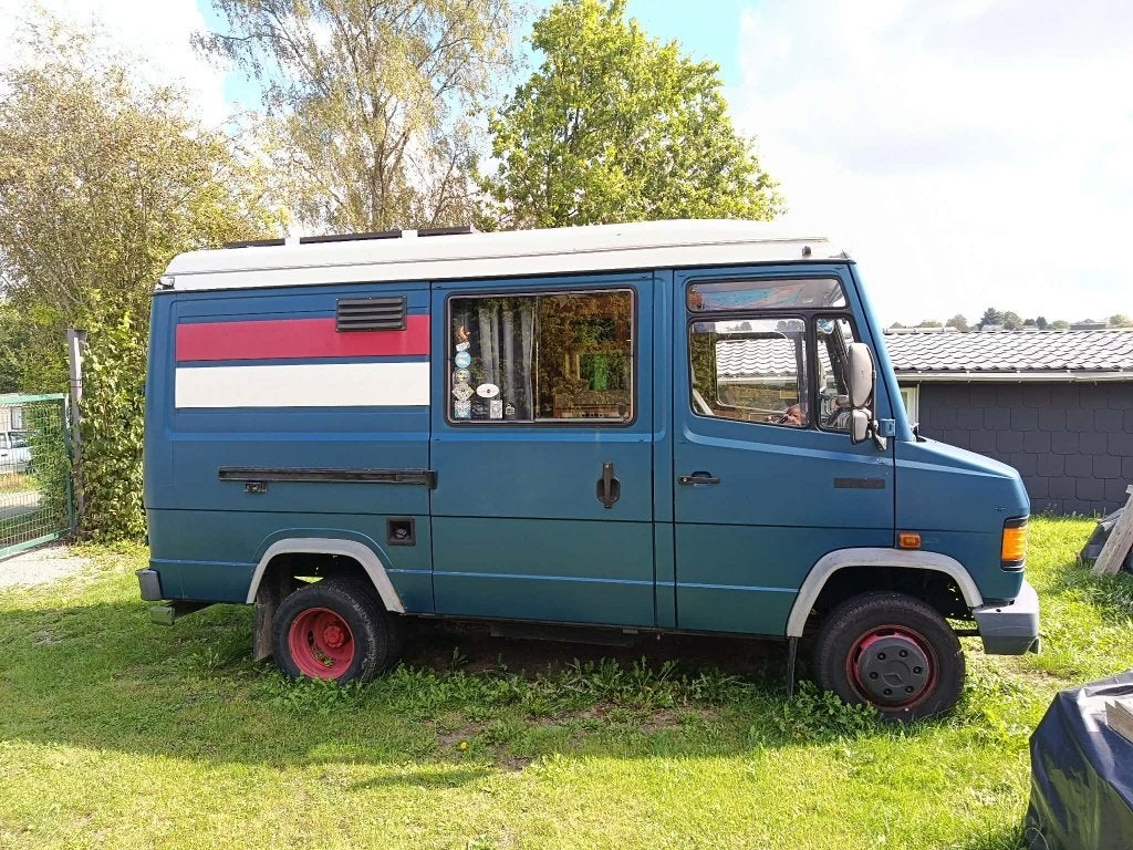 Camper Mercedes-Benz 609 Legerambulance 93000 km!, Caravans en Kamperen, Mercedes-Benz, Particulier, Koelkast, Mercedes
