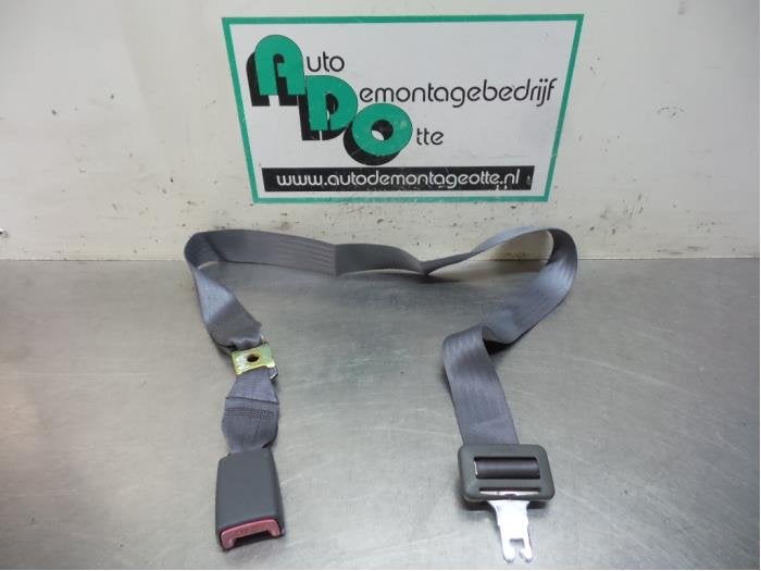 Ceinture de sécurité arrière centre d'un Toyota Starlet (, -, Toyota, Utilisé, -