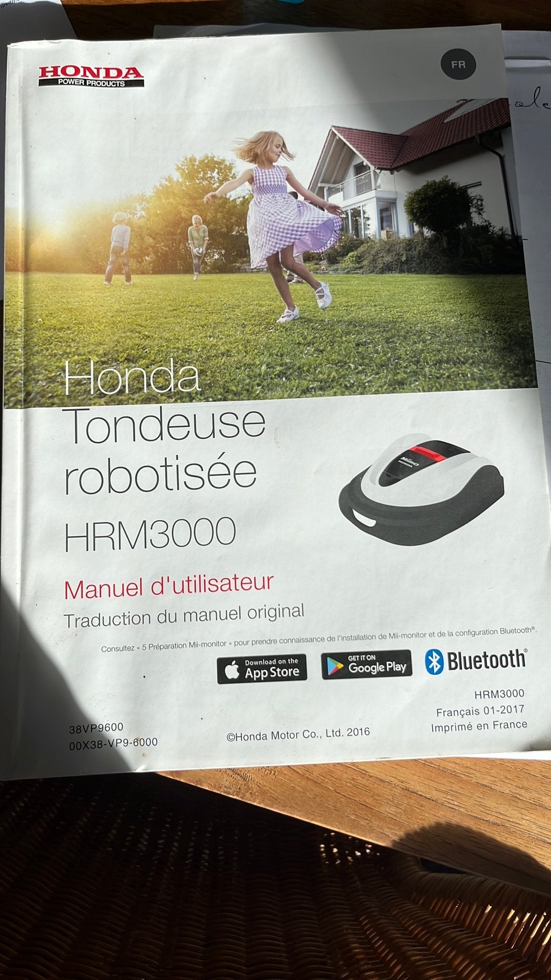 Robot tondeuse Honda HRM3000, Enlèvement, Comme neuf, 20 à 25 cm, Avec capteur de pluie