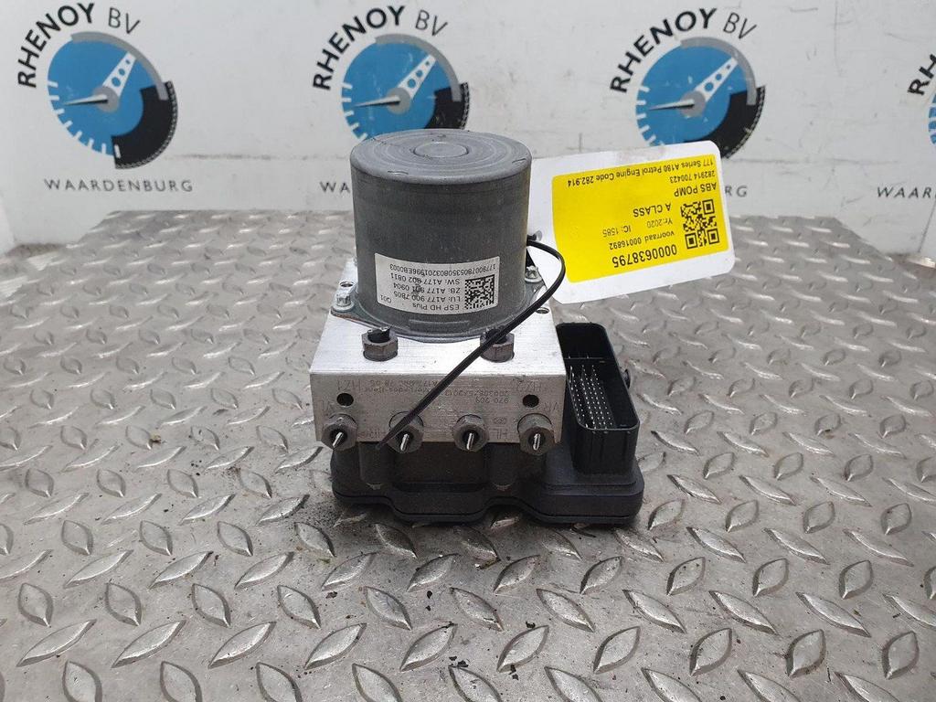 MERCEDES A CLASS A180 BUSINES SOLUTION AMG  ABS POMP  2020, Ophalen of Verzenden, Gebruikt, Stiba lid