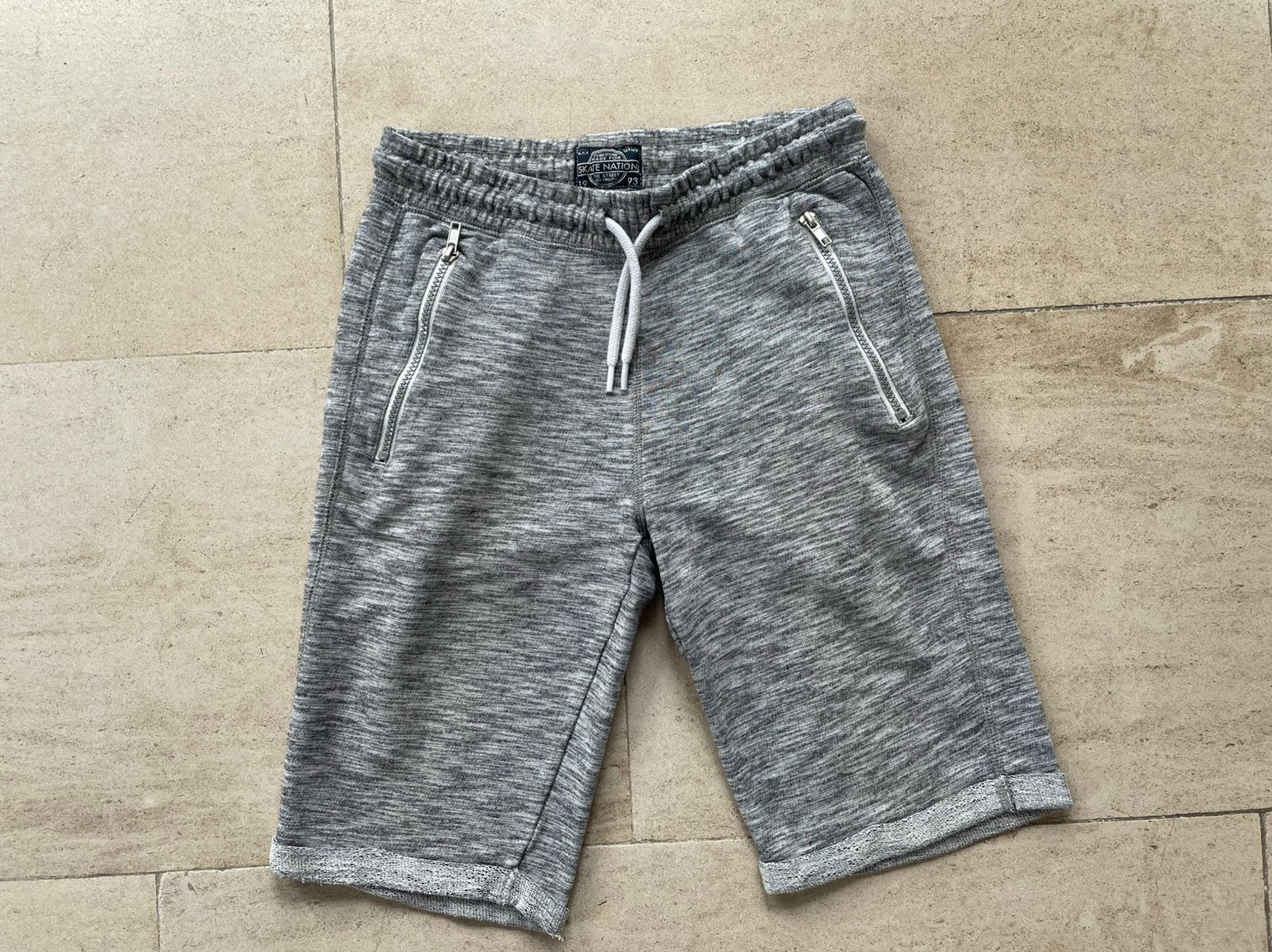 Leuke short C&A maat 158, Kinderen en Baby's, Kinderkleding | Maat 158, Broek, C&A, Ophalen of Verzenden, Zo goed als nieuw