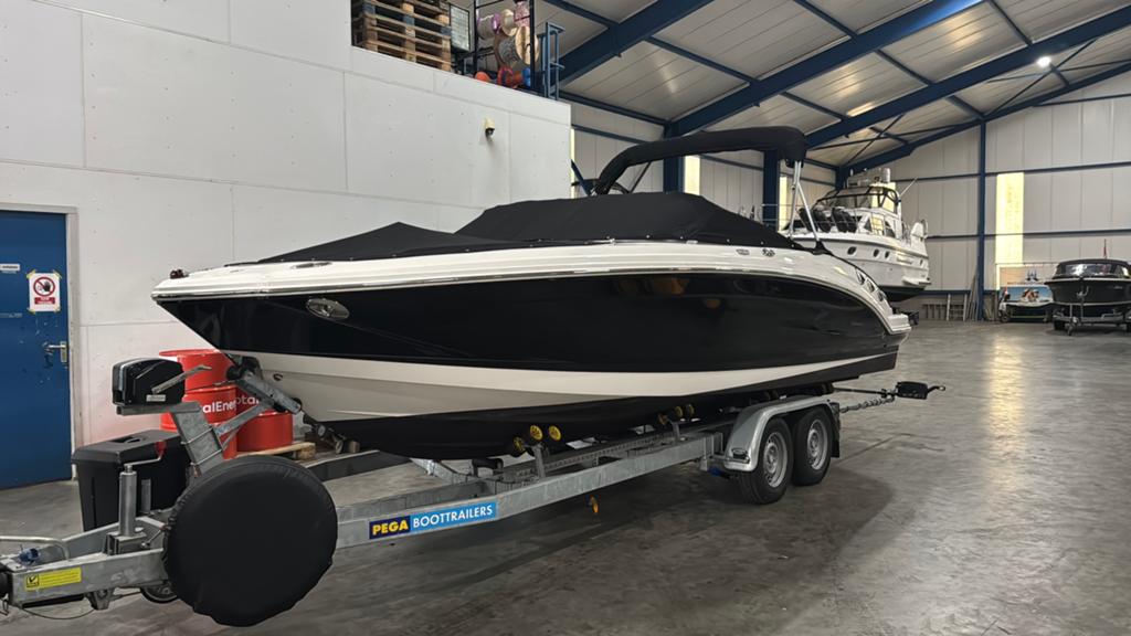 Chaparral 226ssi bowrider, Watersport en Boten, Speedboten, Ophalen, Zo goed als nieuw