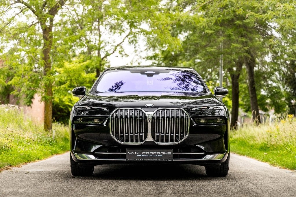 BMW 740dAS xDrive * Pano * Massage * 360 * HUD * Softclose *, Auto's, Automaat, Dealer onderhouden, 2993 cc, Leder