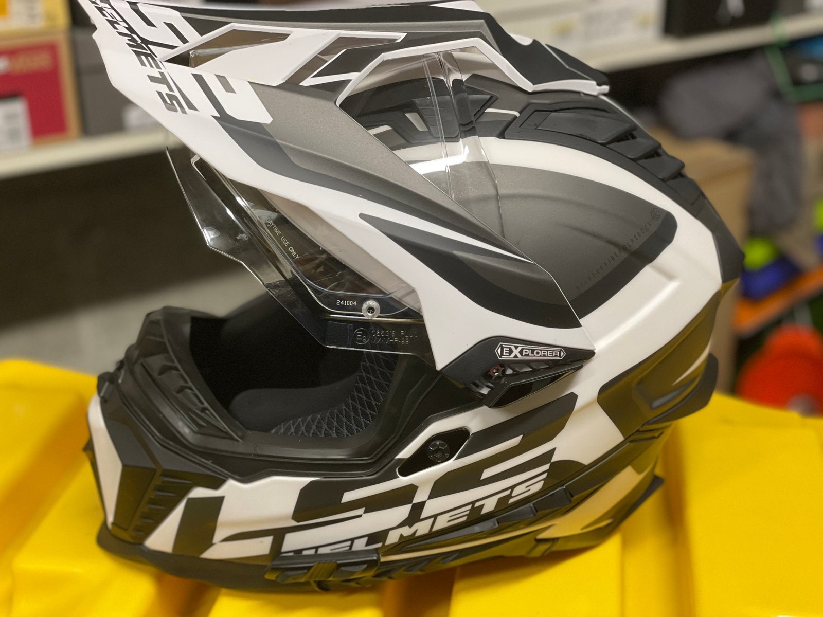 Ls 2 helm maat medium, Motoren, M, Nieuw zonder kaartje, Integraalhelm, Ophalen
