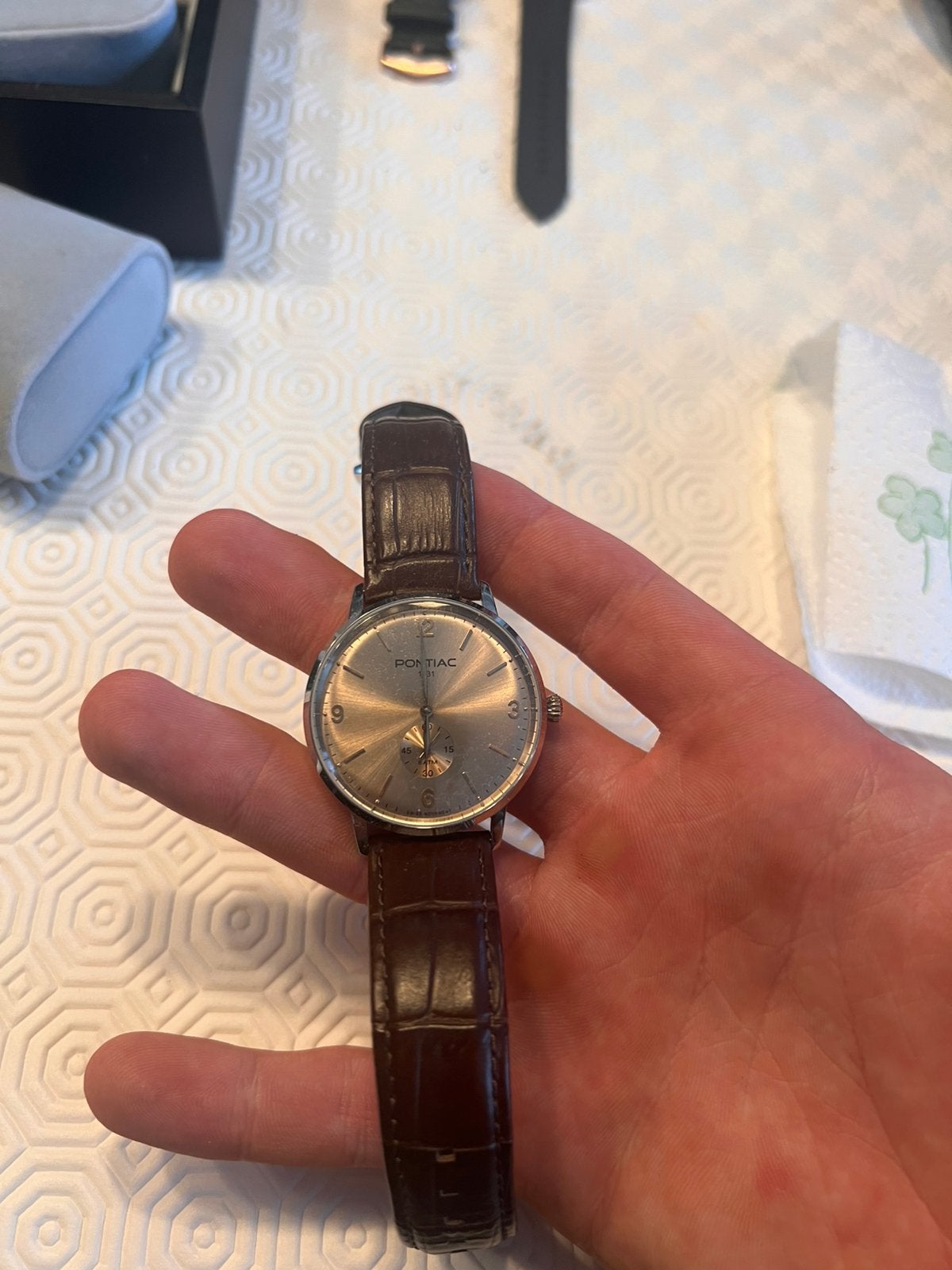 Pontiac Dress Watch – Champagne Wijzerplaat, Bijoux, Sacs & Beauté, Montres | Anciennes | Antiquités, Enlèvement ou Envoi