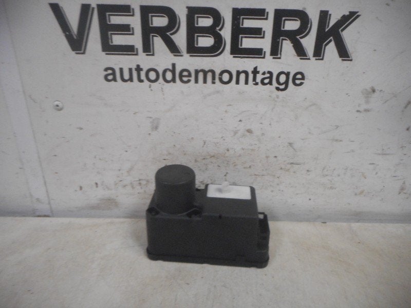 VEROUILLAGE CENTRALISEE MOTEUR Golf III Cabrio (1E), Volkswagen, Utilisé, Rixbecker Straße 75
59552  Lippstadt, DE, Info@forvia.com