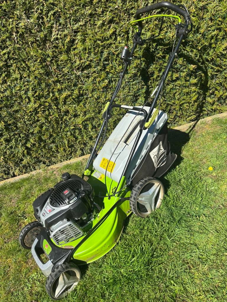 Benzinegrasmaaier Central Park, Ophalen