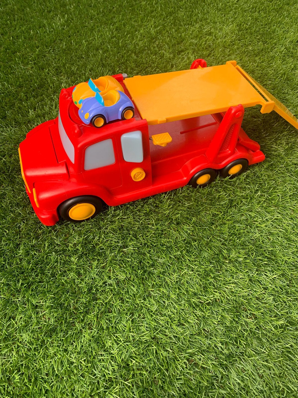Vintage Chicco autotransporter met hefinstallatie, Enlèvement ou Envoi, Comme neuf