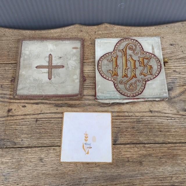 3 Stuks oud geborduurd altaarlinnen, Antiek en Kunst, Ophalen of Verzenden