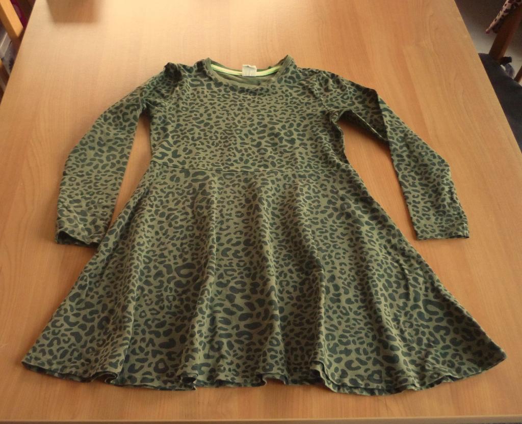 Kaki groen kleed jurk zwarte luipaard print Hema Mt 122/128, Ophalen of Verzenden