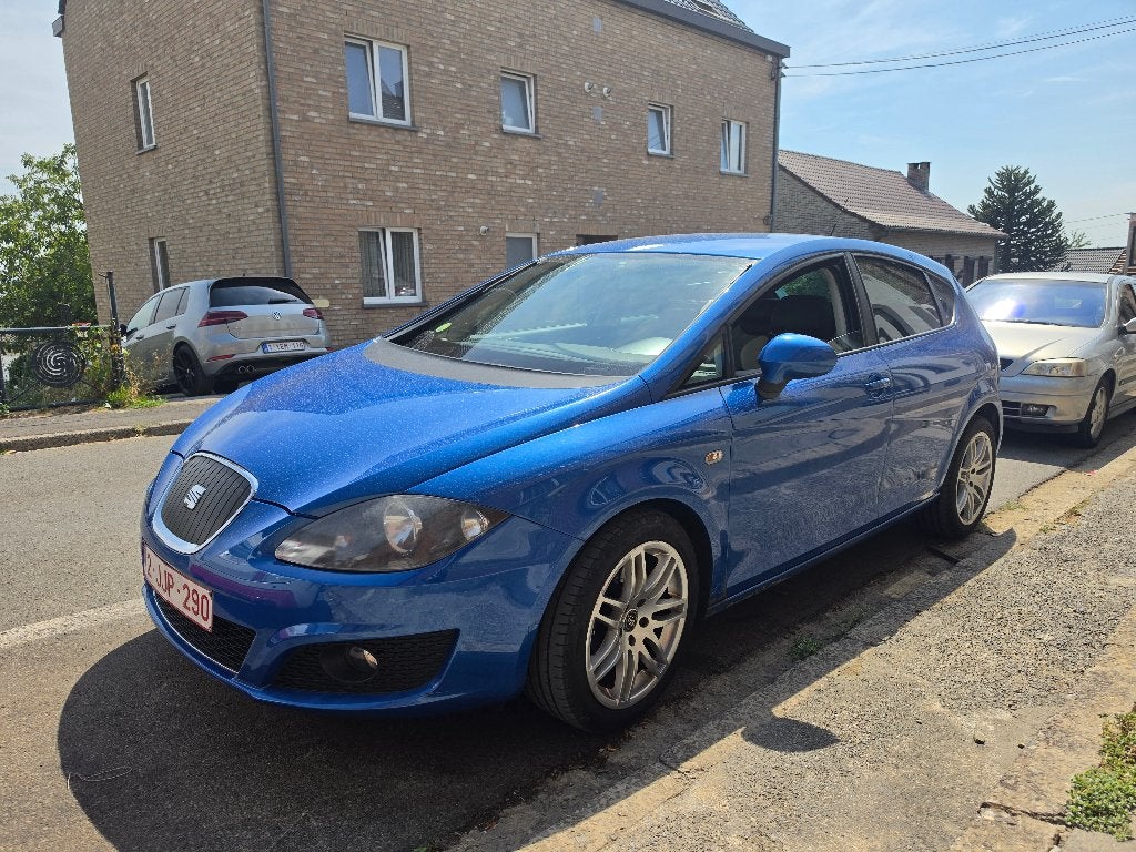 Bjr vend ou échange très belle seat léon de 2012 16 tdi 105, Auto's, Seat, Voorwielaandrijving, Euro 5, Beige, Leder