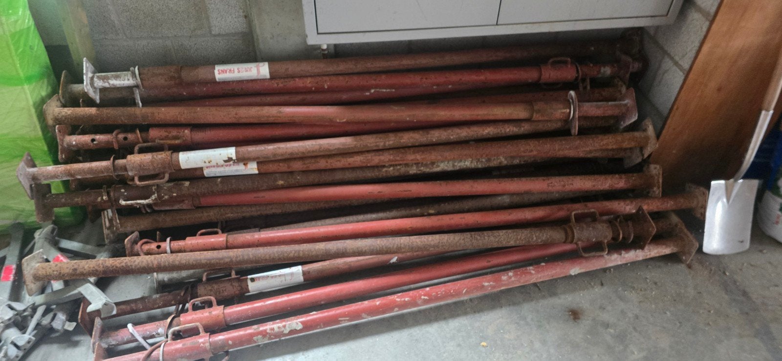 bouwschoren/stempels te koop. 200cm-360cm, Ophalen