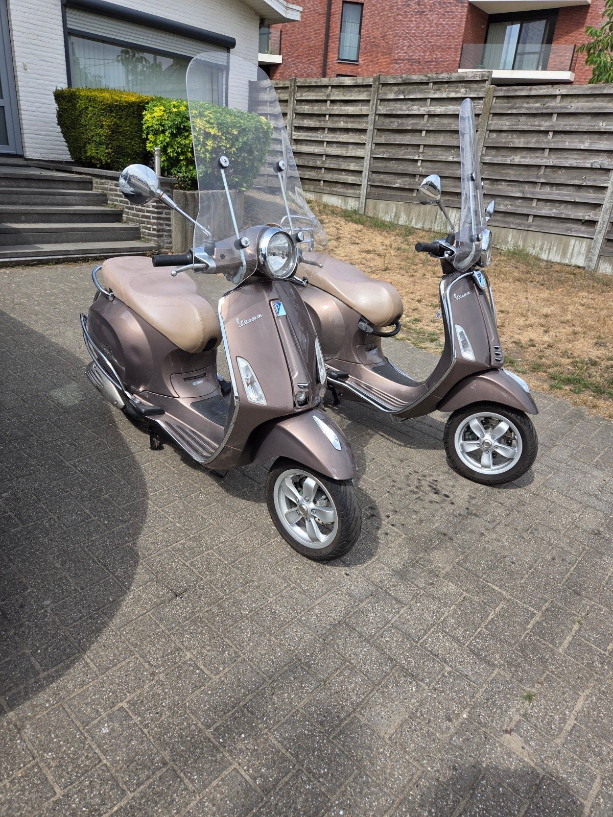 2x vespa klasse a, Fietsen en Brommers, Ophalen