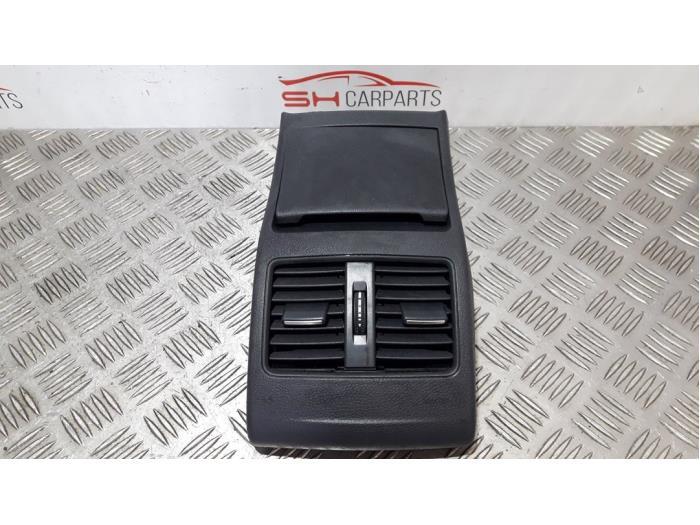 Console centrale d'un Mercedes CLA, 3 mois de garantie, Utilisé, -, -